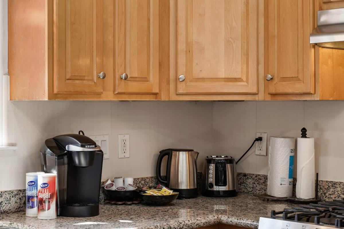 Spacious 3br, One And A Half Bath 2nd Floor In * San Francisco