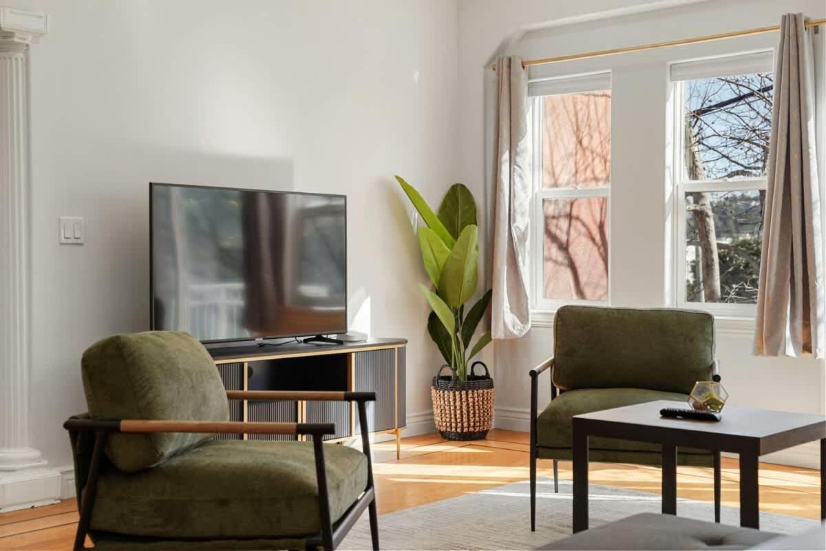 Apartment Spacious 3br, One And A Half Bath 2nd Floor In San Francisco